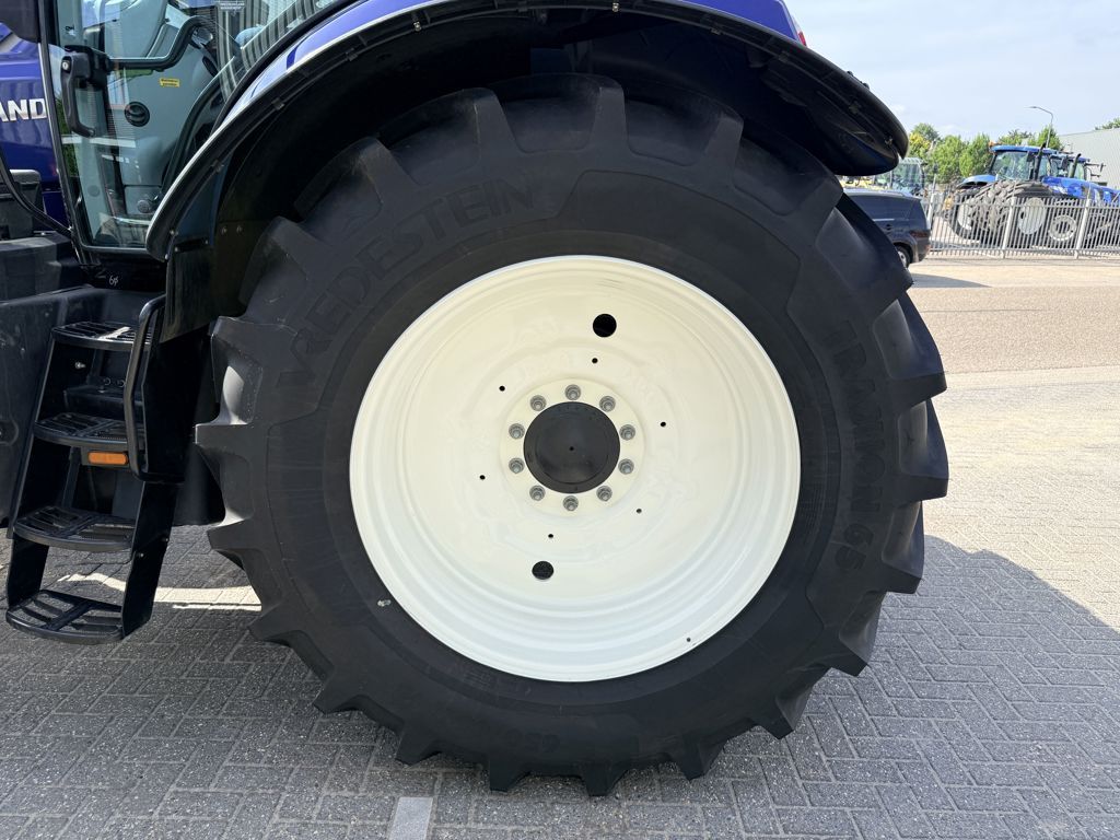 New Holland T7.195S Stage V Blue Power