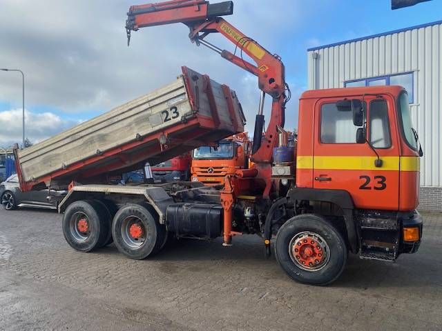 Kipper Vrachtwagen MAN 26.332 6x4 Diesel 1990 met Kraan