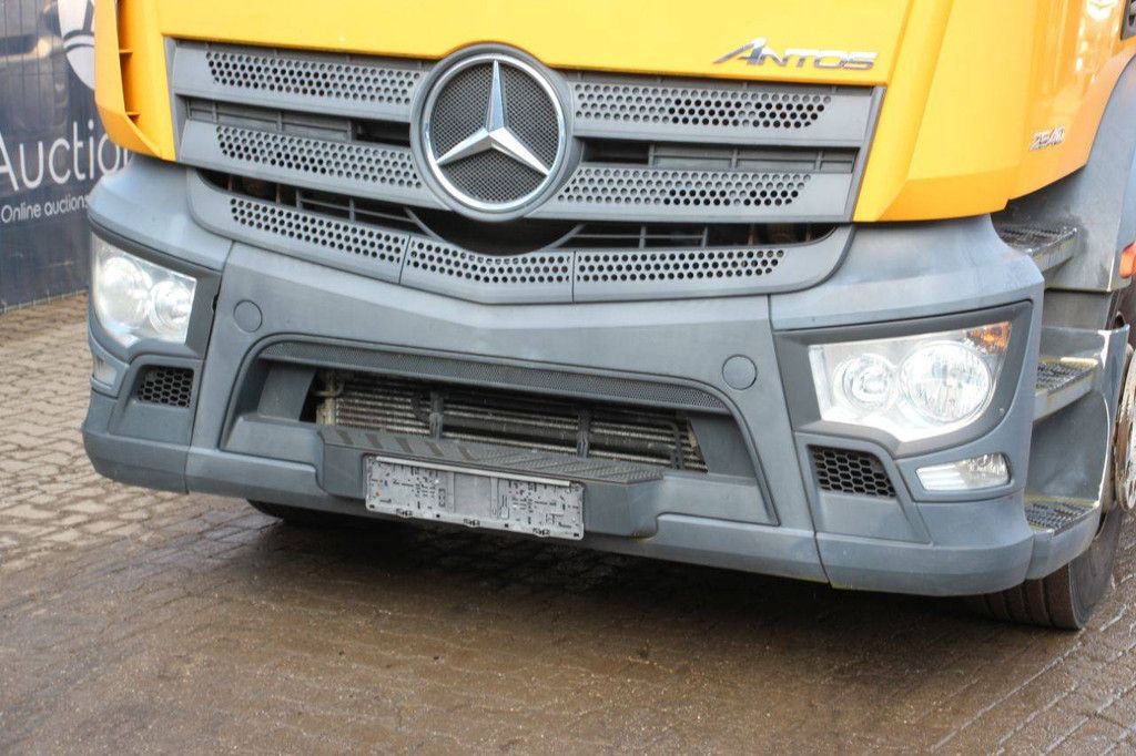 Crane truck Mercedes-Benz Antos 2540 Diesel 2014