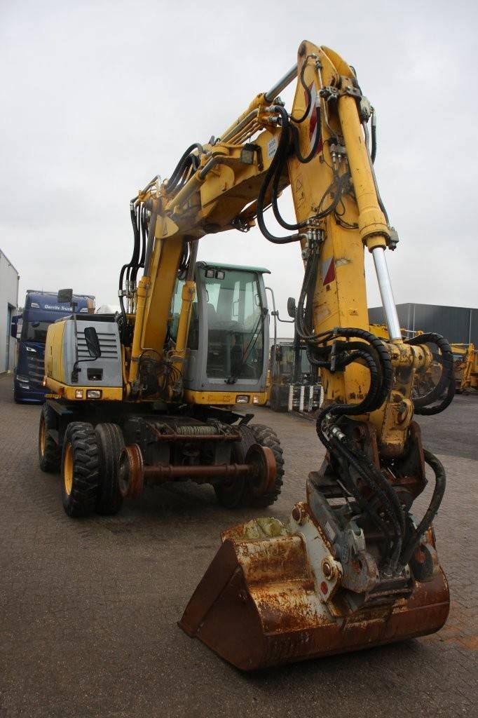 Radbagger New Holland MH5 Plus Diesel 2008