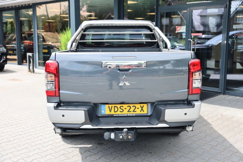 Mitsubishi L200 2.2 DI-D CLUB CAB INTENSE 4WD VAN