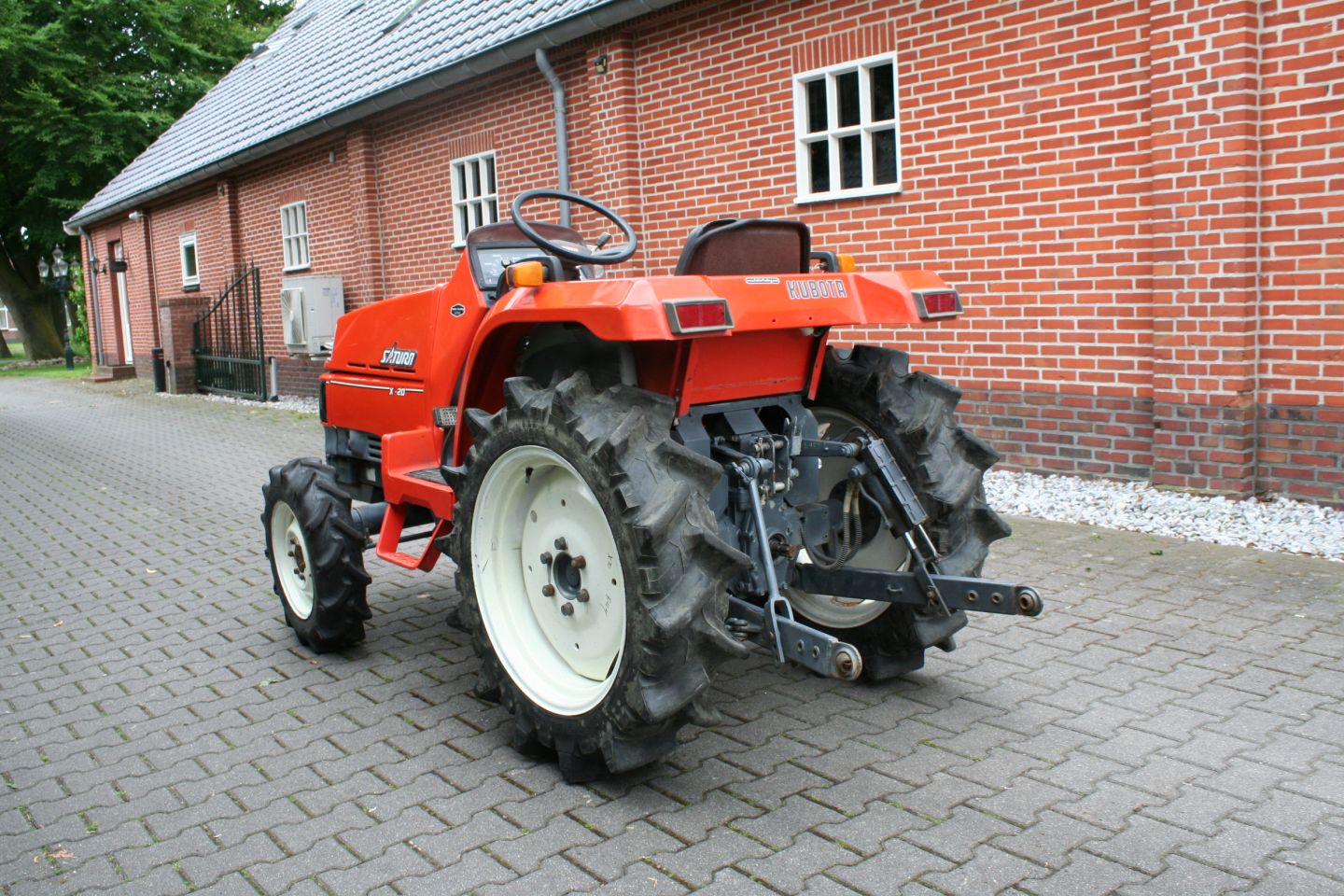 Kubota X-20