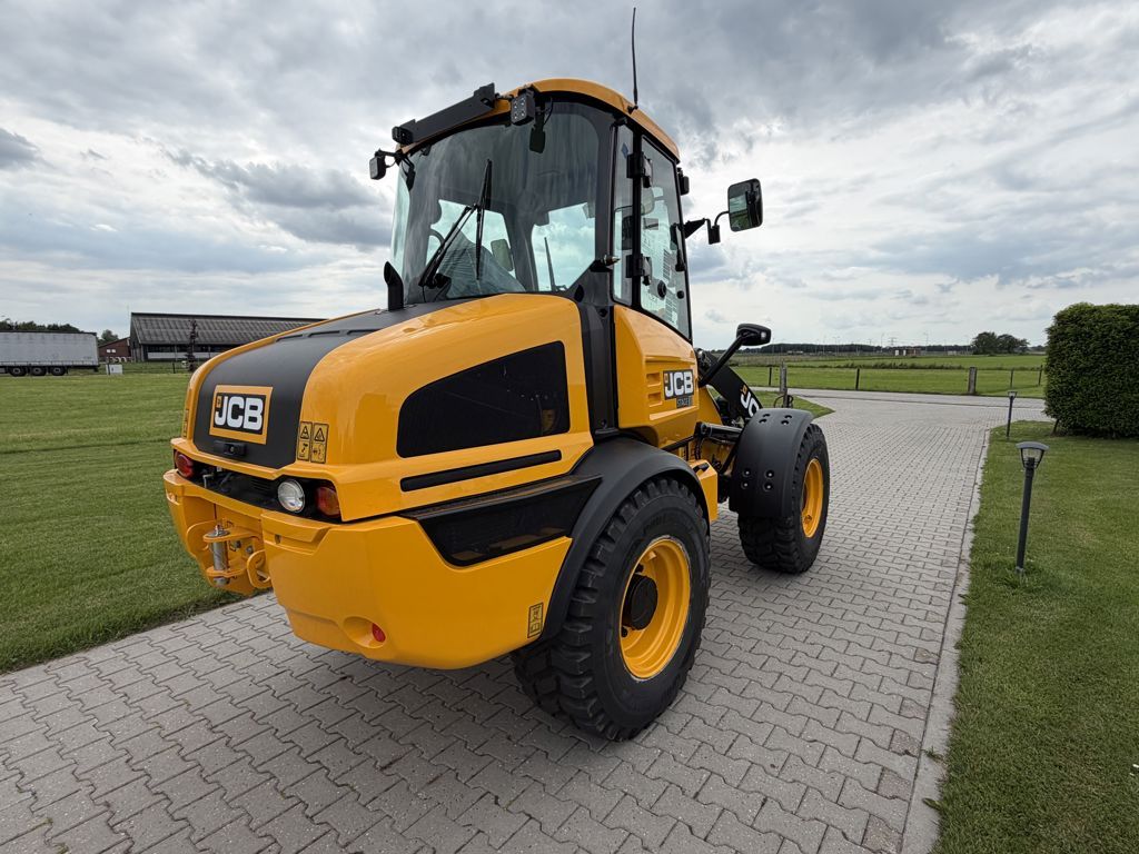 JCB 409 STAGE V- AGRI
