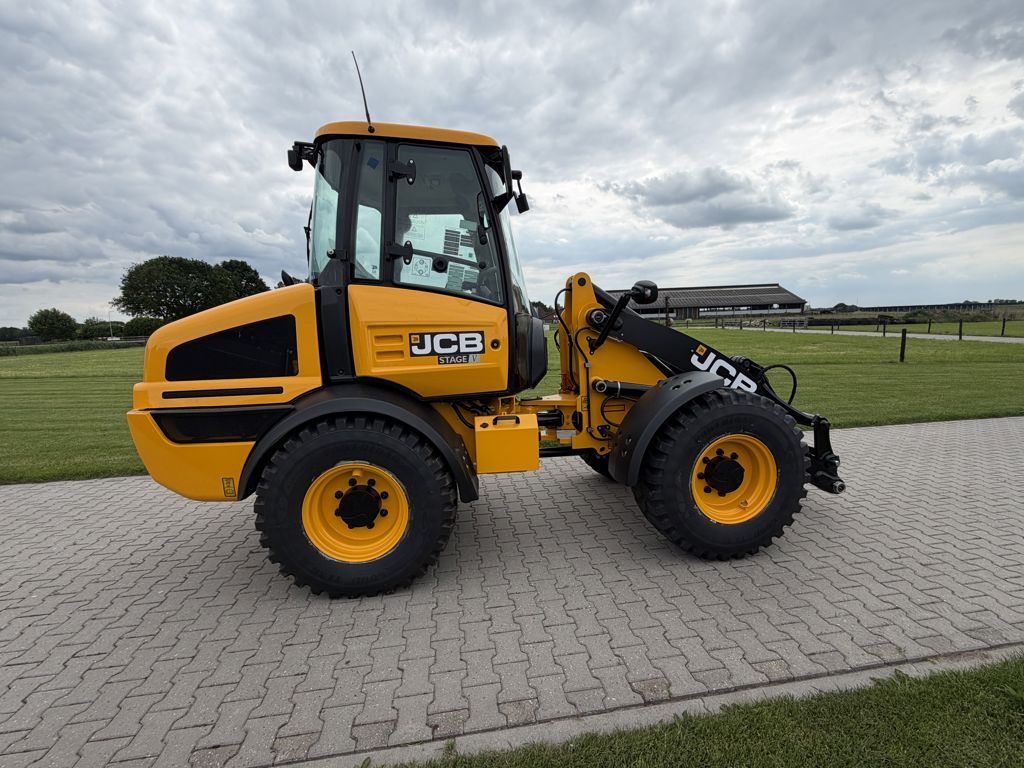 JCB 409 STAGE V- AGRI