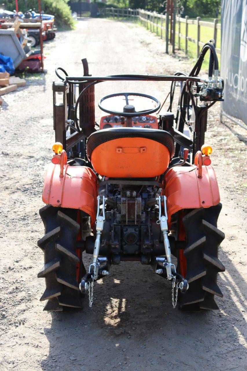 Kubota B7001 Kleintraktor Diesel 14 PS mit Frontlader