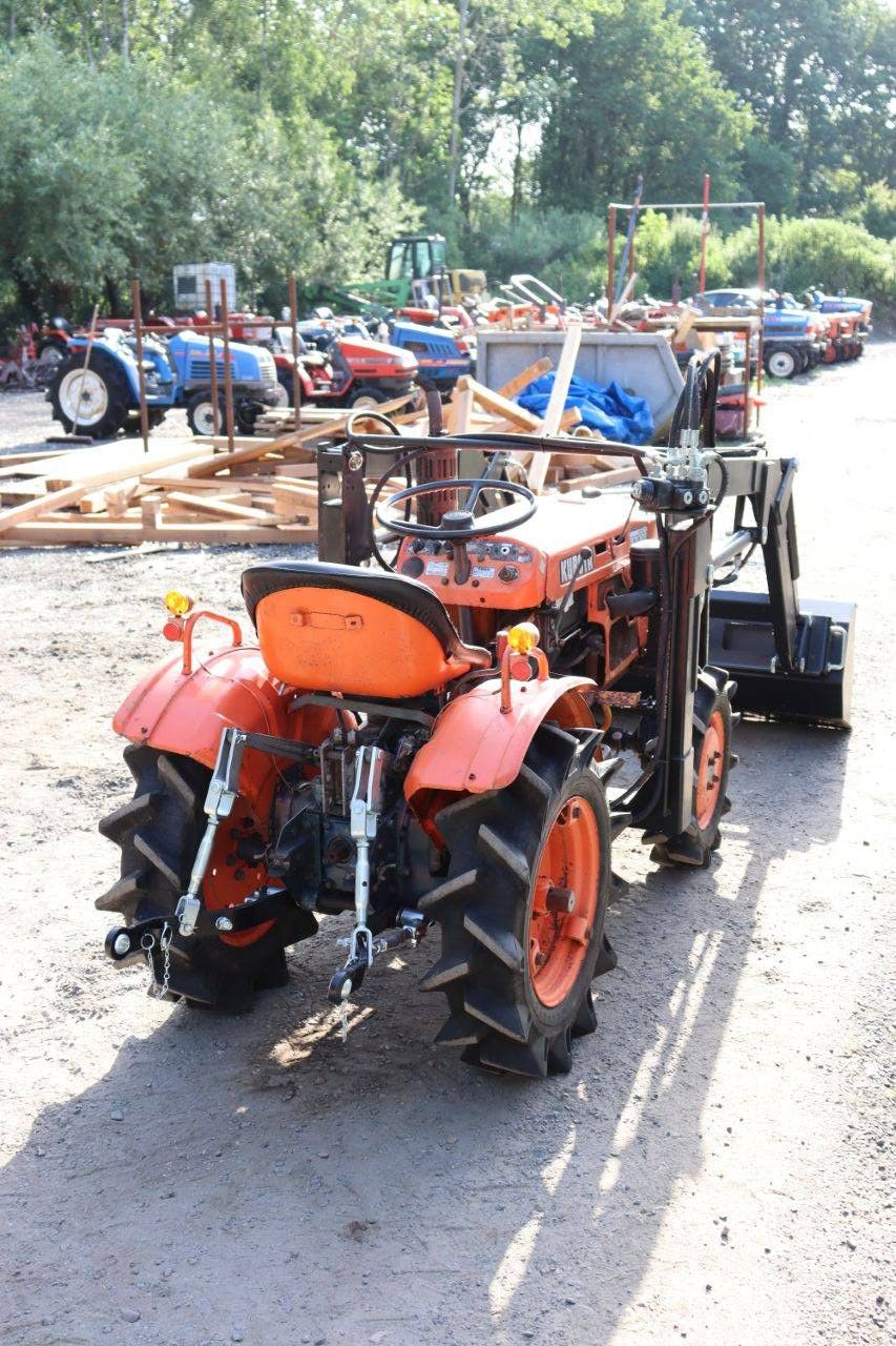 Kubota B7001 Kleintraktor Diesel 14 PS mit Frontlader