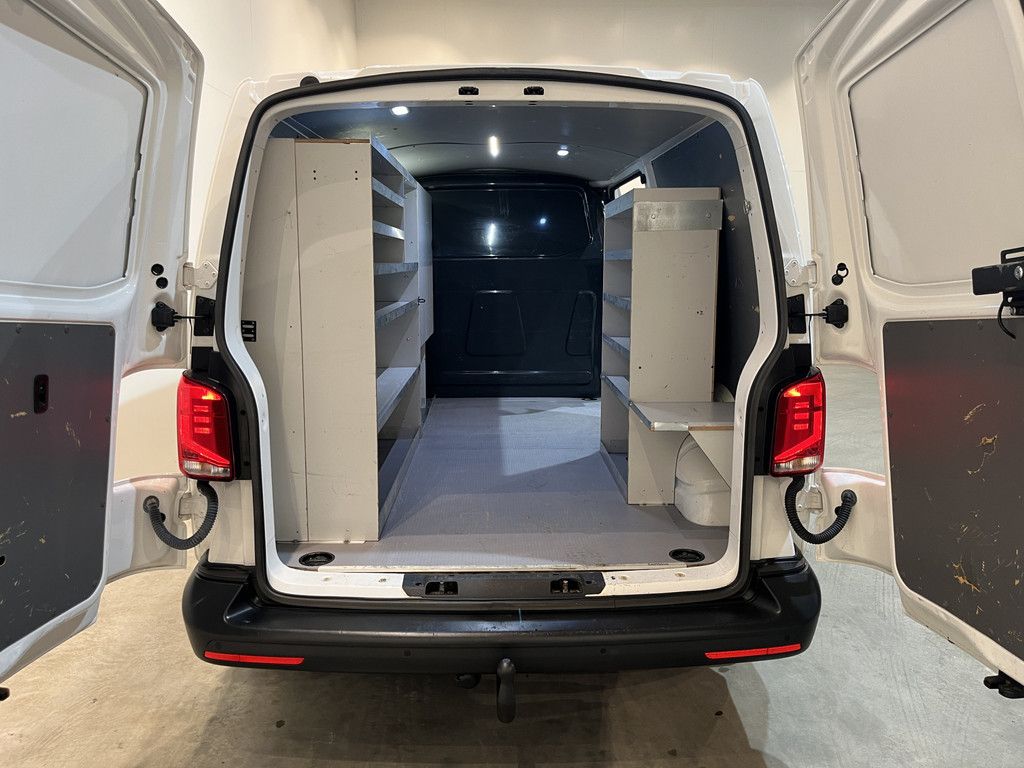 Volkswagen Transporter 2.0 TDI L2H1 / Euro 6 / Schuifdeur L + R / Airco / CarPlay / Trekhaak / Cruise Control / PDC / 3-Zits