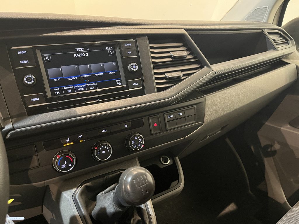 Volkswagen Transporter 2.0 TDI L2H1 / Euro 6 / Schuifdeur L + R / Airco / CarPlay / Trekhaak / Cruise Control / PDC / 3-Zits