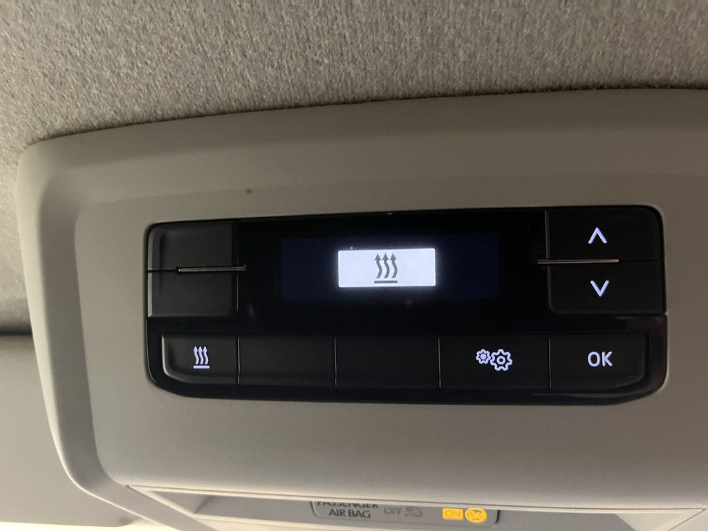 Volkswagen Transporter 2.0 TDI L2H1 / Euro 6 / Schuifdeur L + R / Airco / CarPlay / Trekhaak / Cruise Control / PDC / 3-Zits