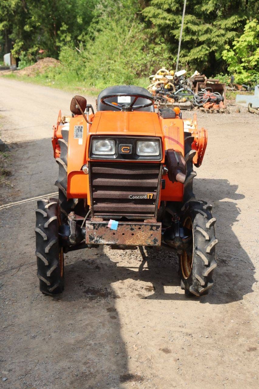 Minitraktor Hinomoto C174 Diesel 18 PS