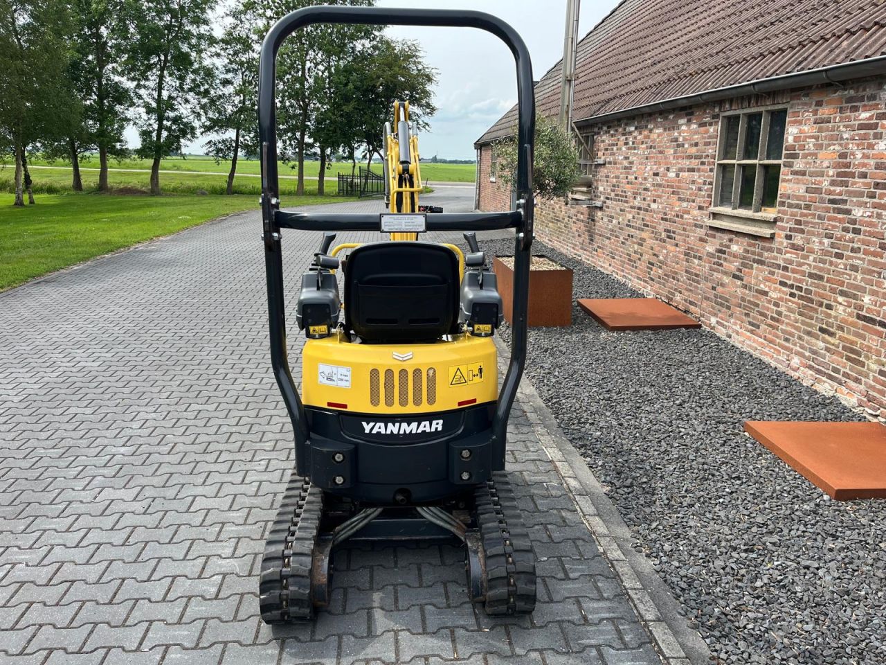 Yanmar Vio 12-2 met 590 uur!!