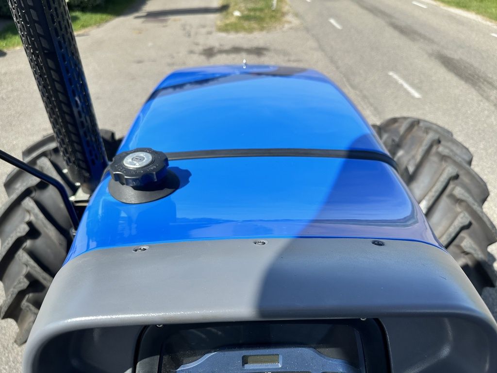 New Holland TT75