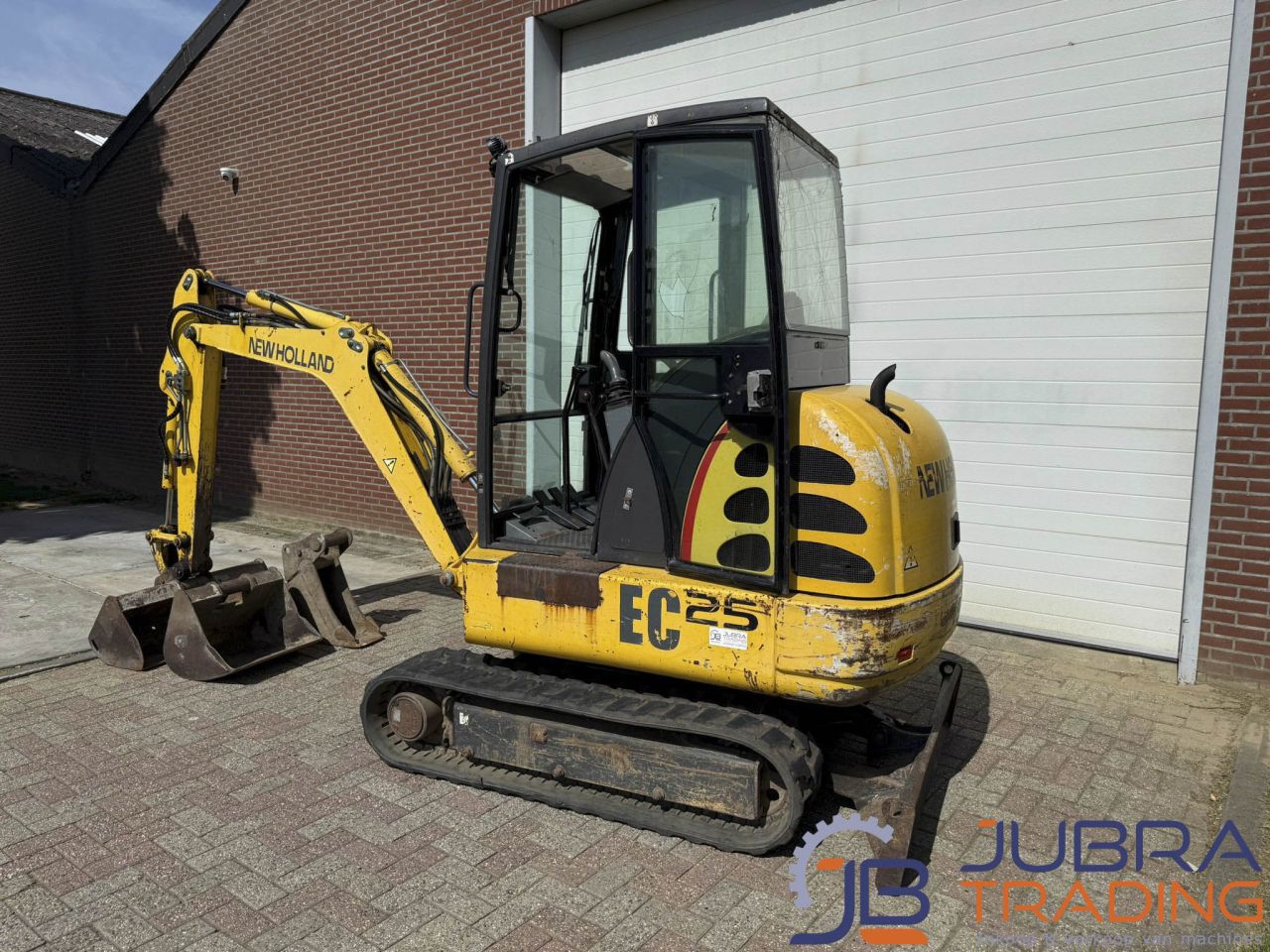 New Holland EC25 Minigraver | 2003 | 2048U | Dichte Cabine