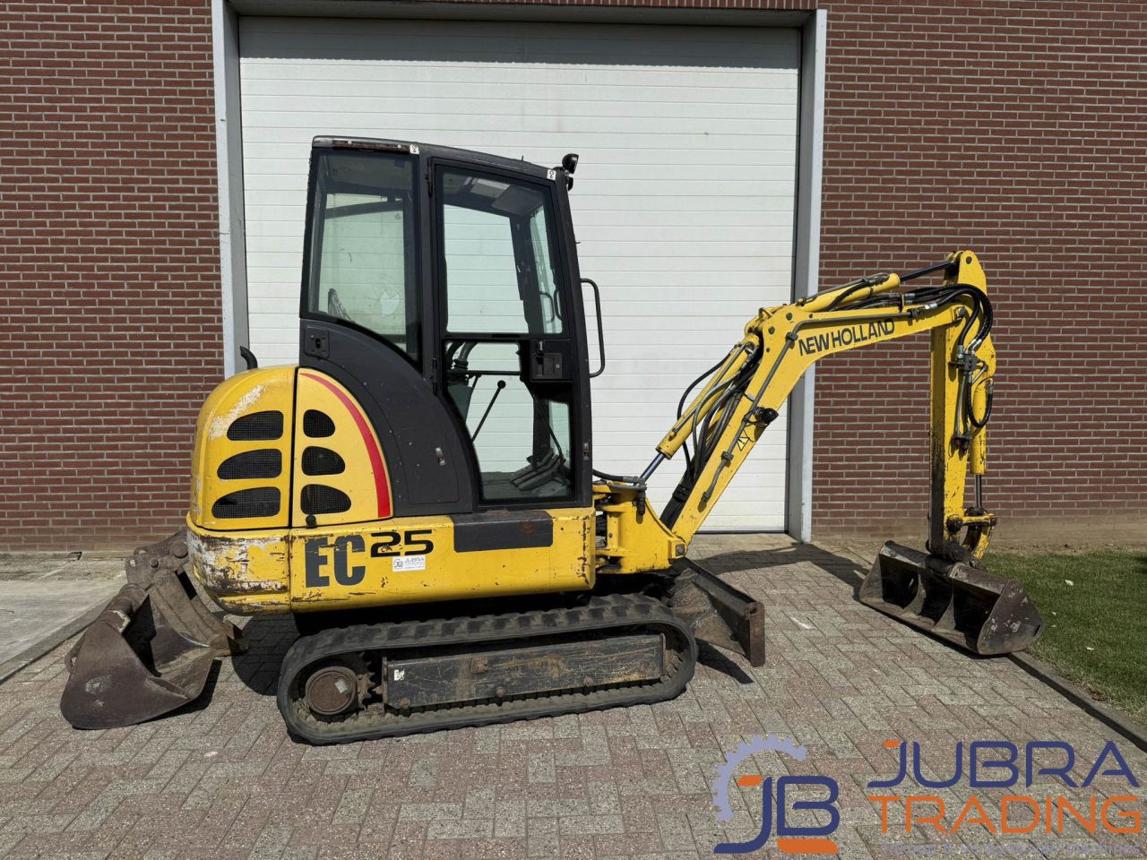 New Holland EC25 Minigraver | 2003 | 2048U | Dichte Cabine