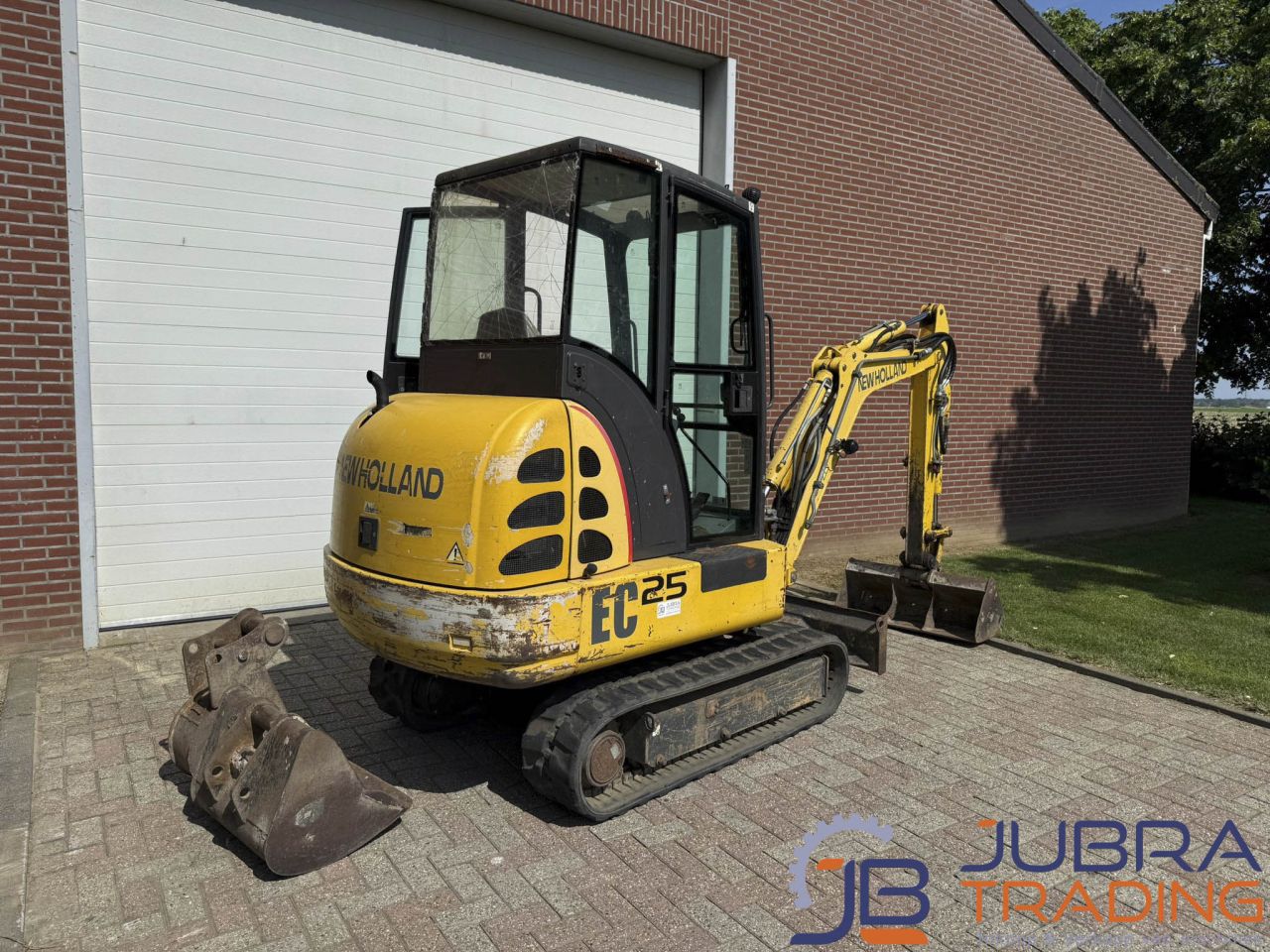 New Holland EC25 Minigraver | 2003 | 2048U | Dichte Cabine