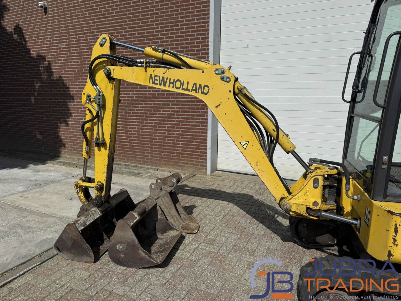 New Holland EC25 Minigraver | 2003 | 2048U | Dichte Cabine