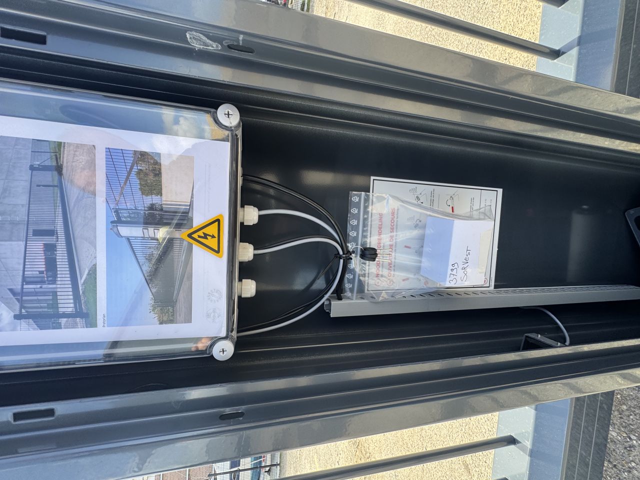 Compleet nieuwe volautomatische Schuifpoort 8.00 meter doorgang