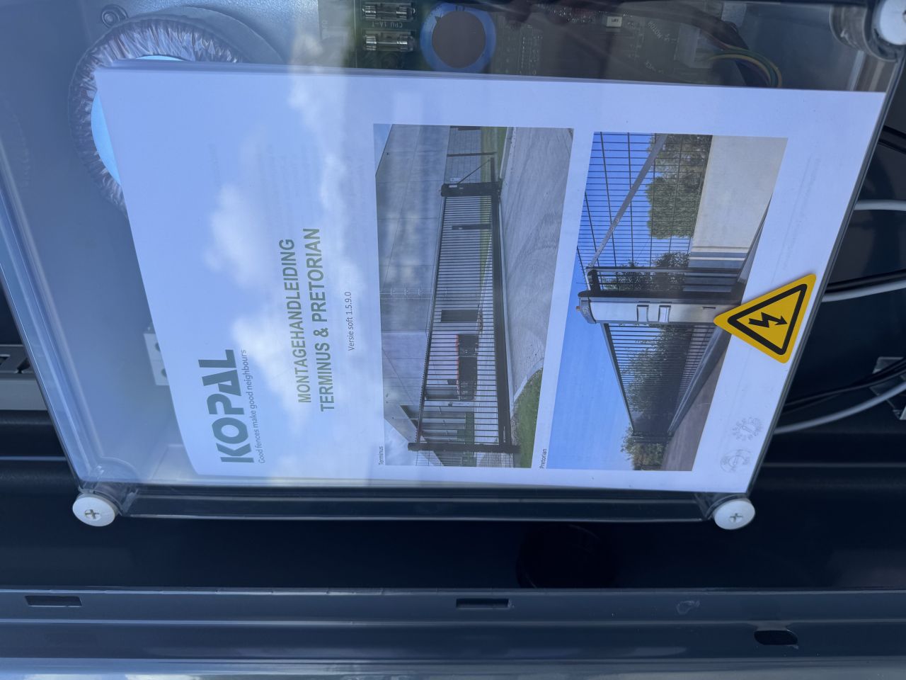 Compleet nieuwe volautomatische Schuifpoort 8.00 meter doorgang