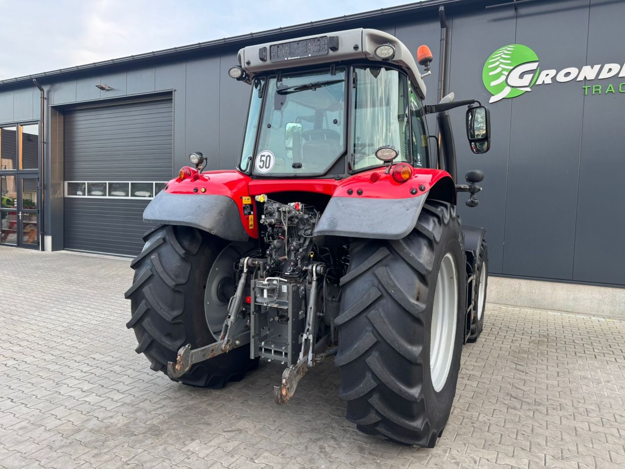 Massey Ferguson 6713S