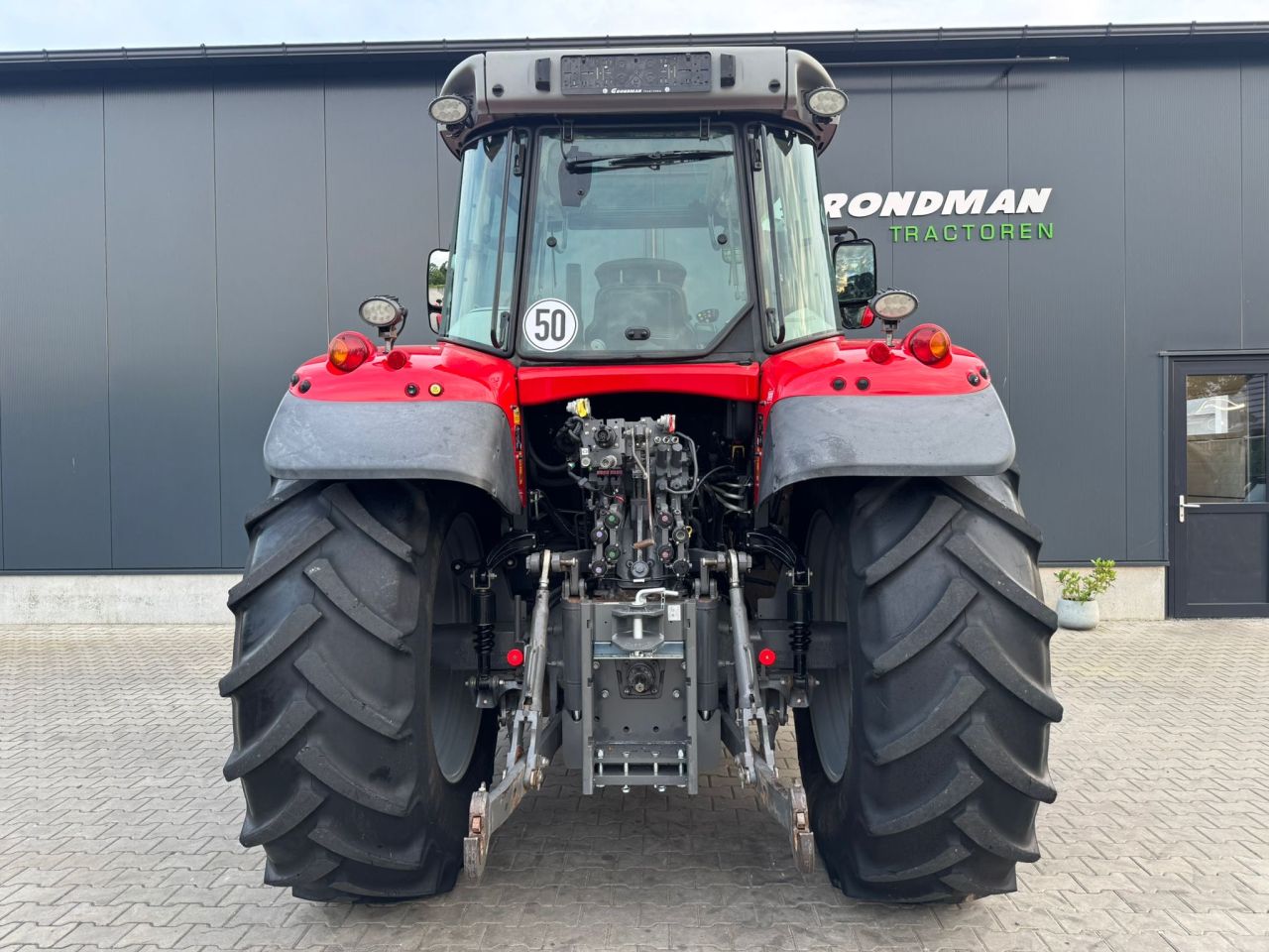 Massey Ferguson 6713S