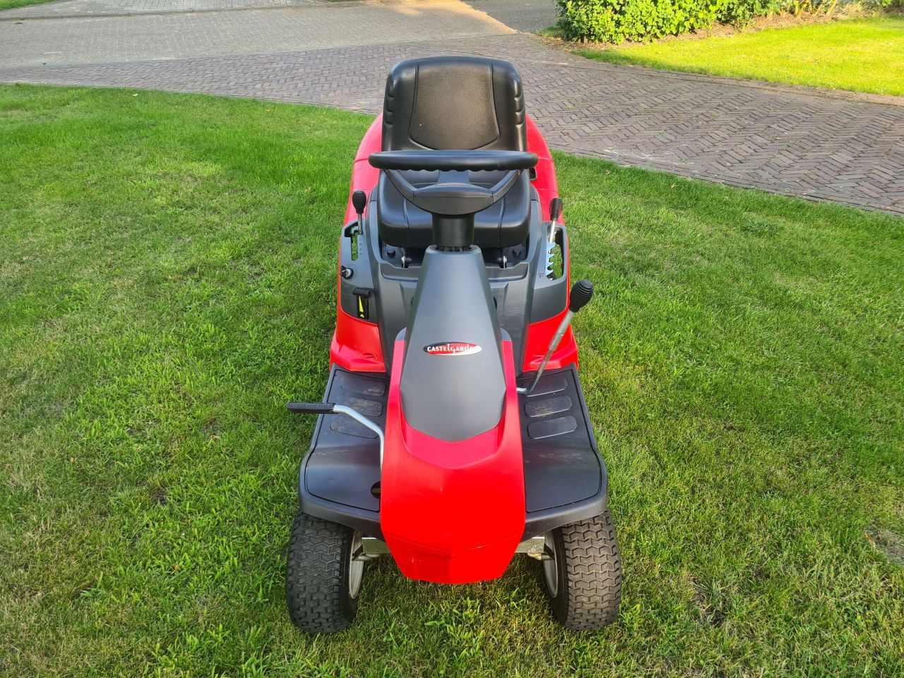 Castel garden XE 866 zitmaaier met opvangbak.