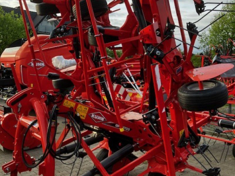 Kuhn GF 8703