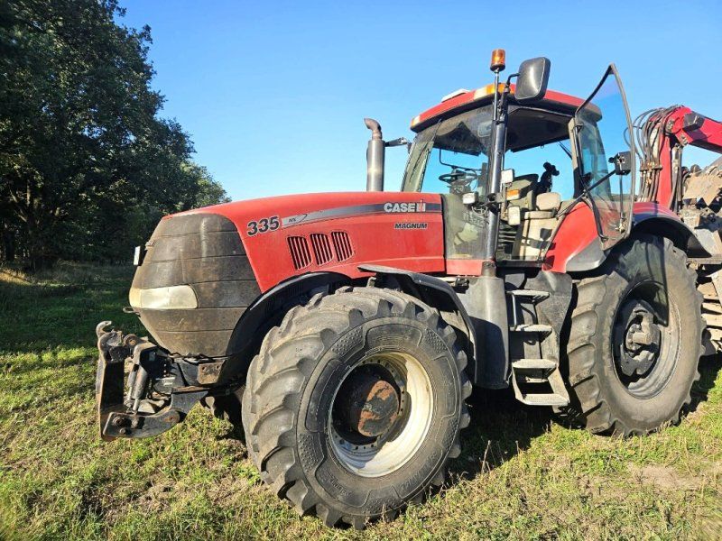 Case IH Magnum 335