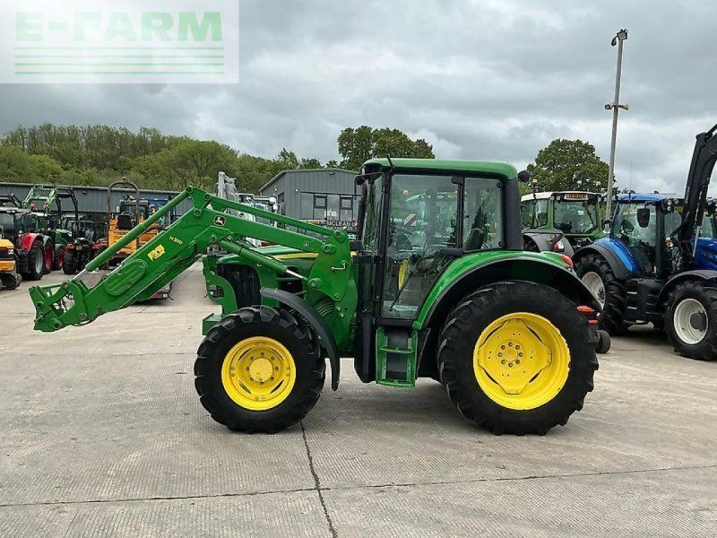 John Deere 6230