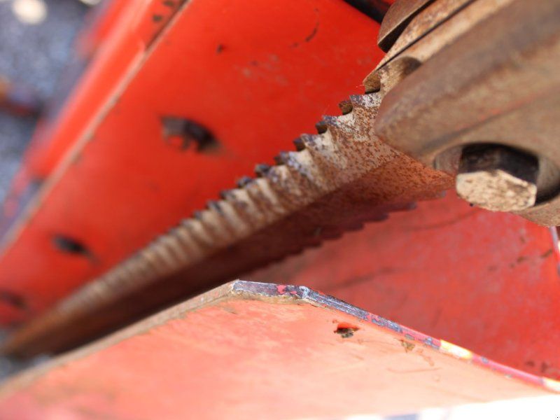 Kuhn B 1201 E