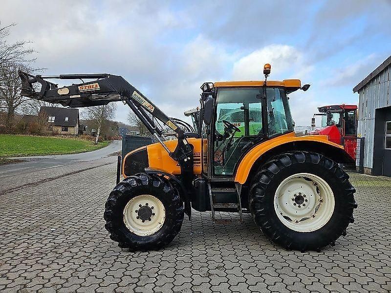 Renault Ares 540 RX mit Frontlader