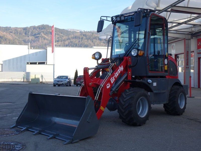 Grizzly 809 Hoflader 4WD 50PS 2 Jahre mobile Garantie!