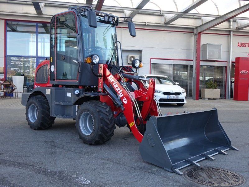 Grizzly 809 Hoflader 4WD 50PS 2 Jahre mobile Garantie!