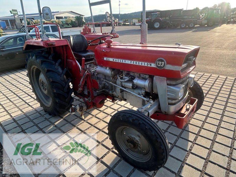 Massey Ferguson 133
