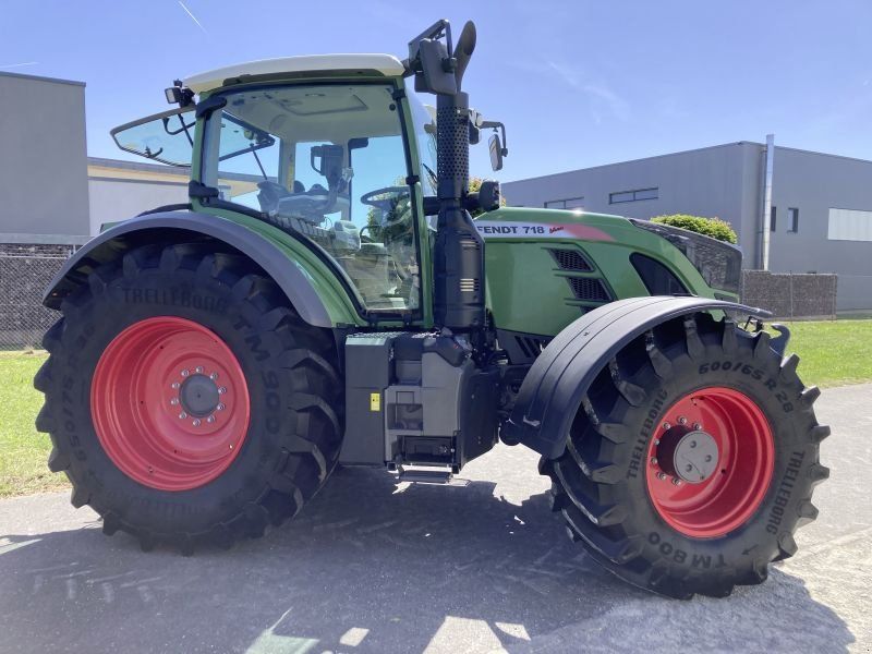 Fendt 718 VARIO S4