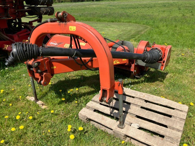 Kuhn TBES 230