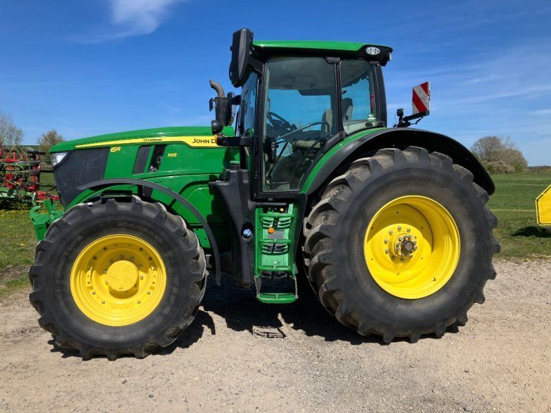 John Deere 6R 195