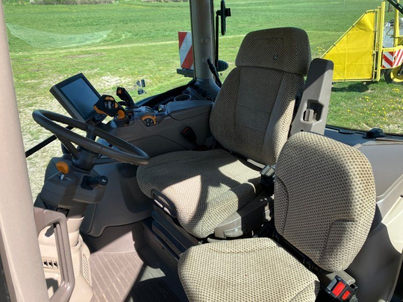 John Deere 6R 195
