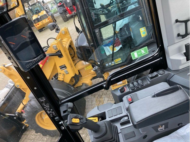 Caterpillar 906