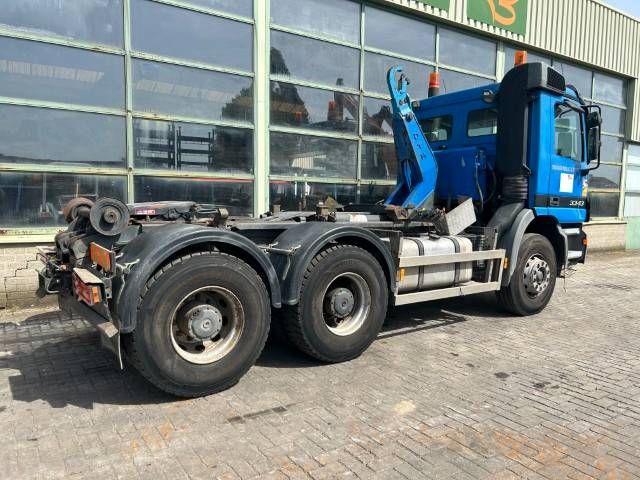 Mercedes-Benz Actros 3343
