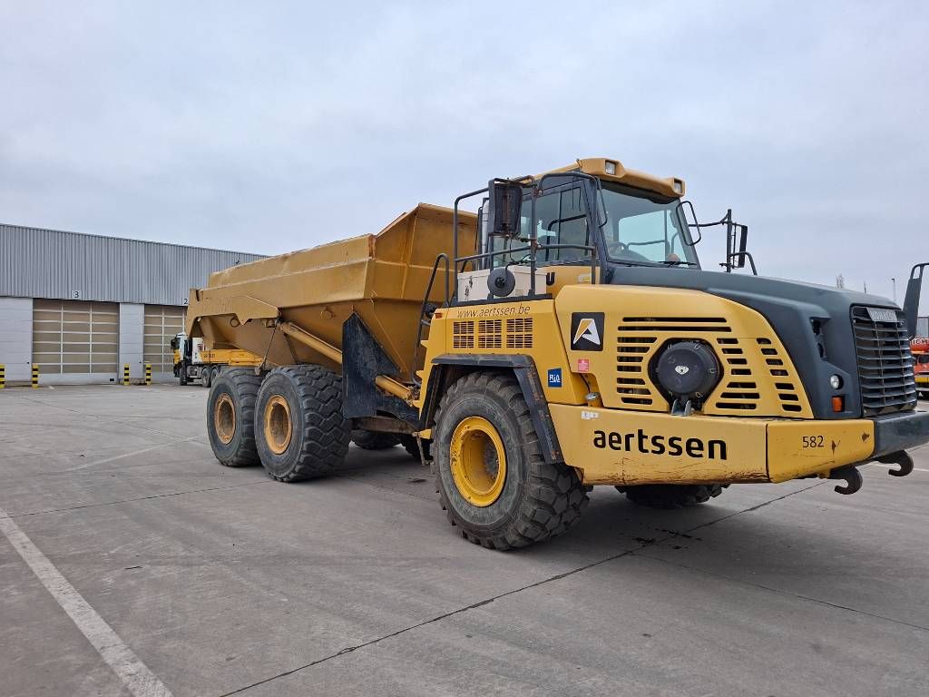 Komatsu HM 300-3