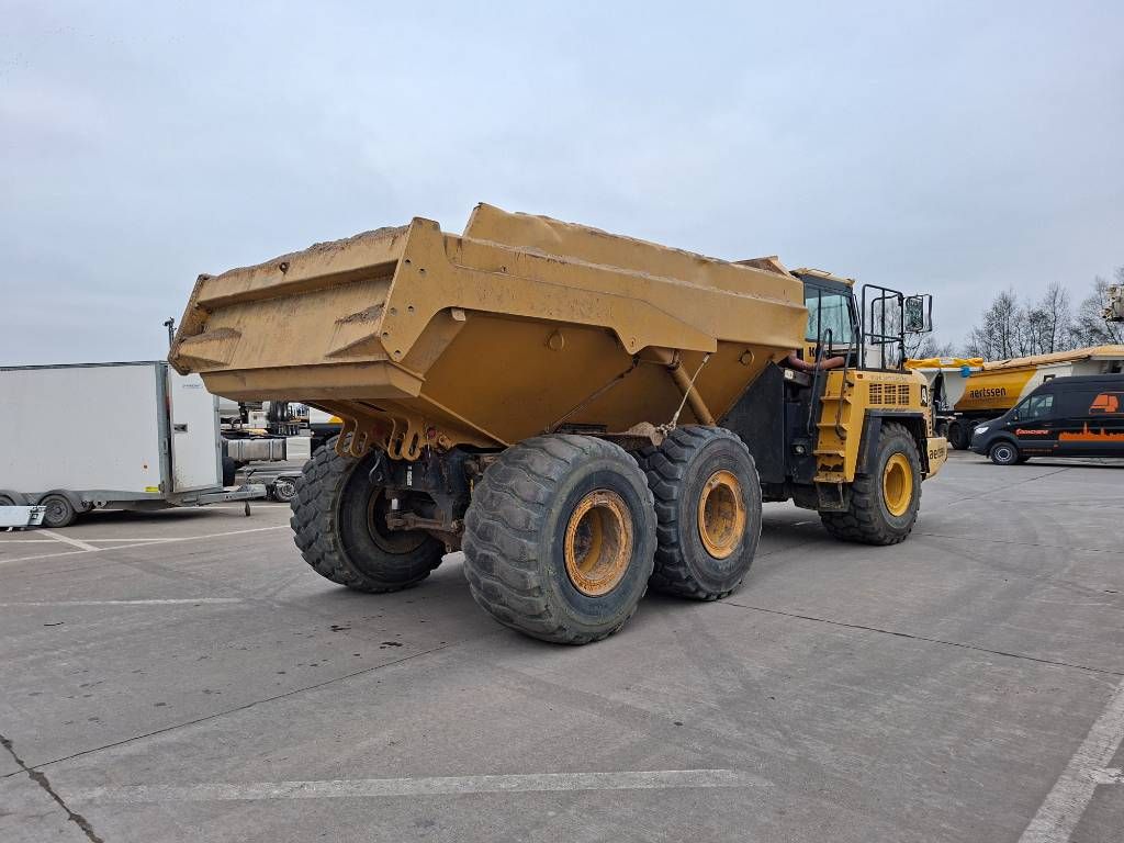 Komatsu HM 300-3
