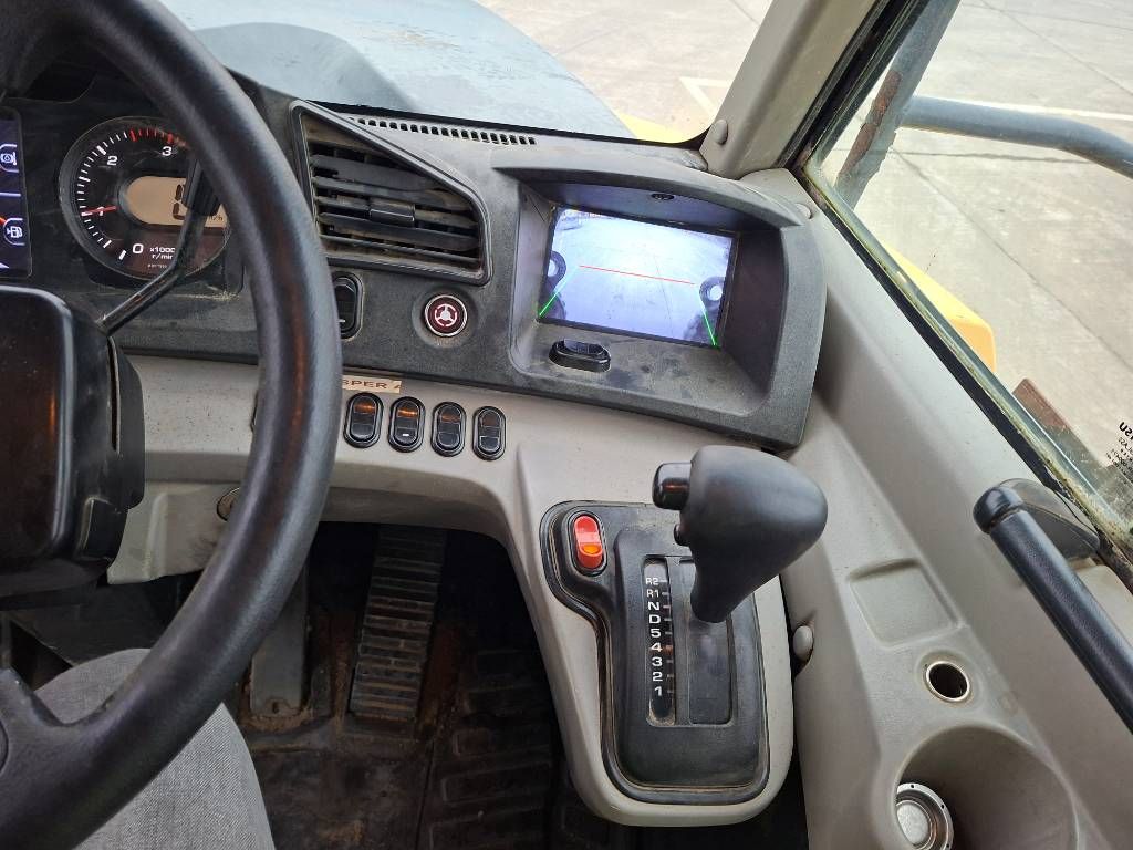 Komatsu HM 300-3