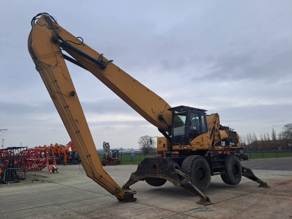 CAT M 325 D L MH