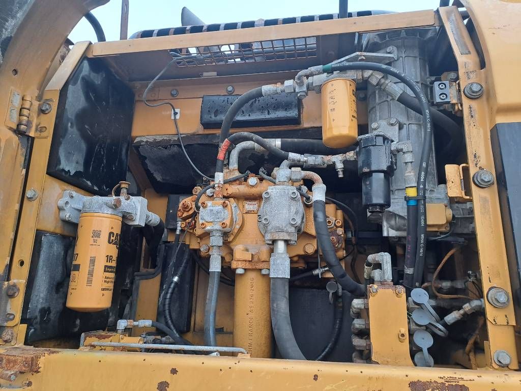 CAT M 325 D L MH