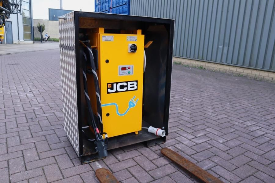 JCB 525-60E Fully Electric, 2500kg Capacity, 6m Liftin