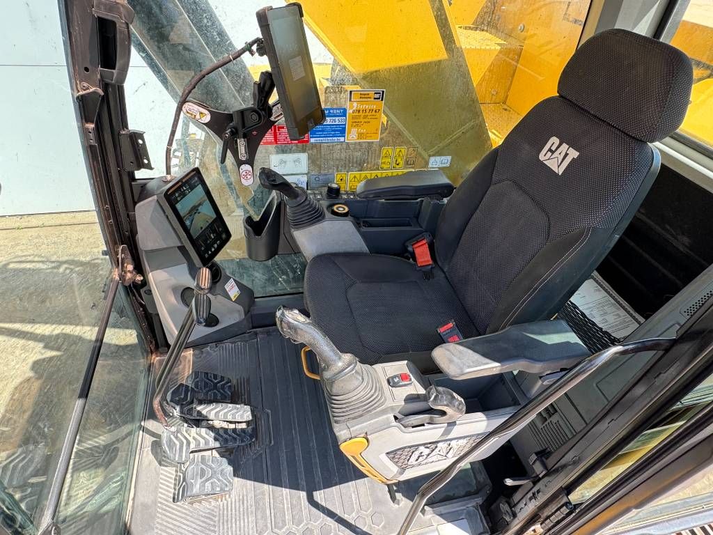 CAT 325 07B Next Gen - GPS SYSTEM / Rear + Side Camera