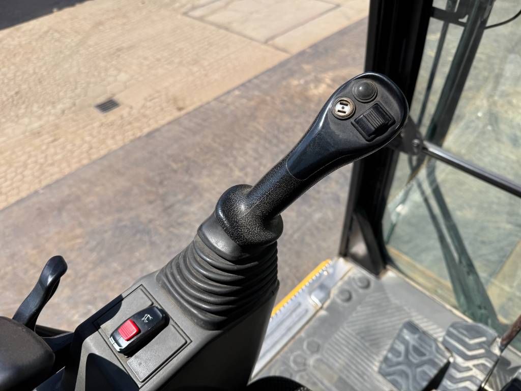 CAT 325 07B Next Gen - GPS SYSTEM / Rear + Side Camera
