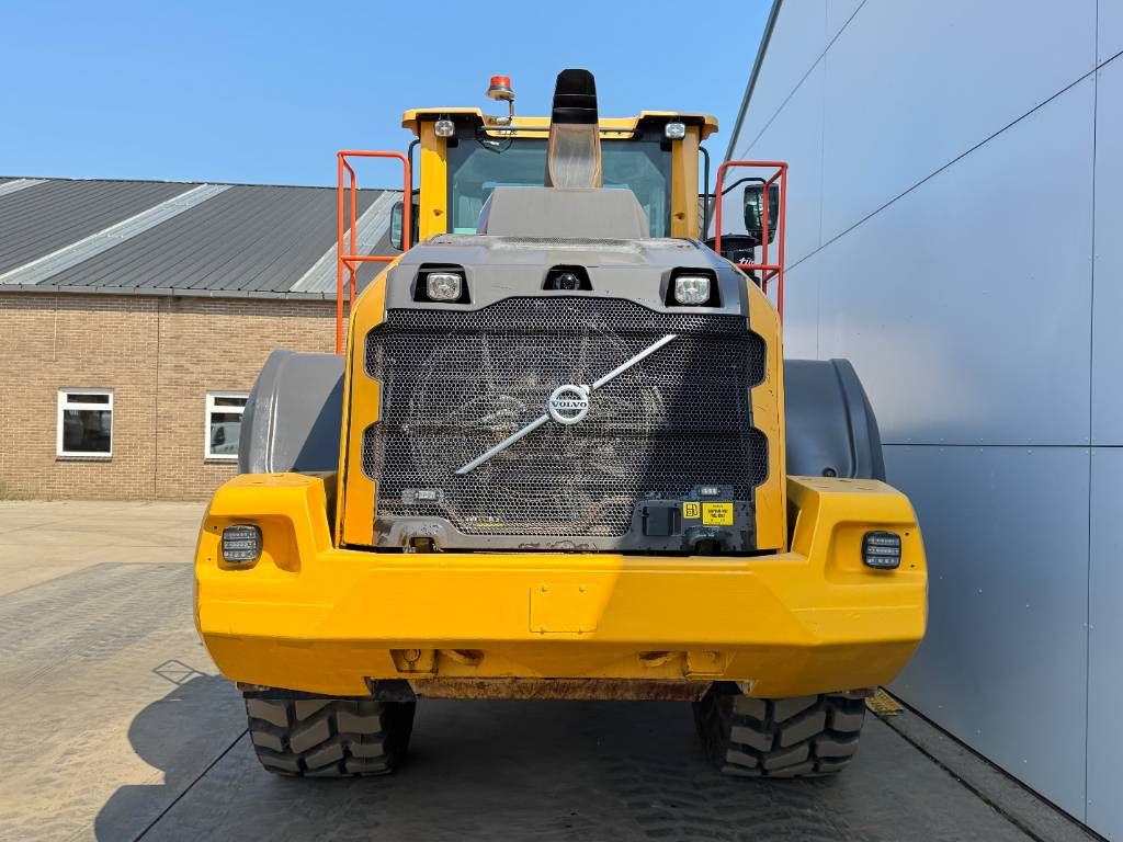 Volvo L110H - High-tip Bucket / Weight System