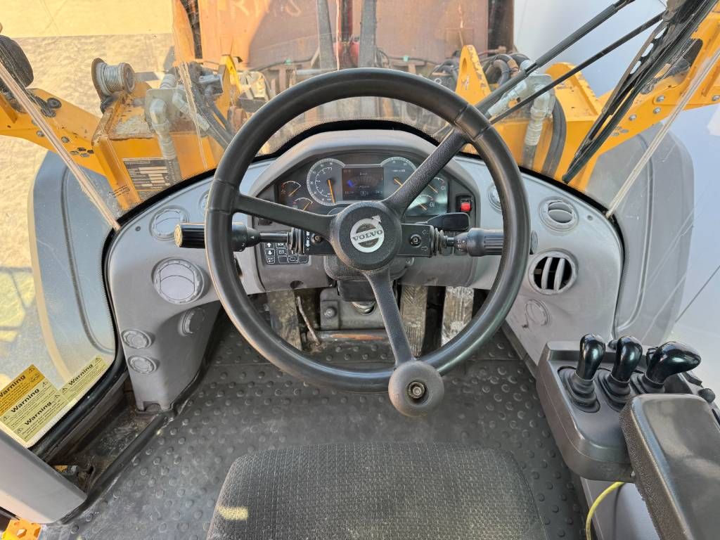 Volvo L110H - High-tip Bucket / Weight System
