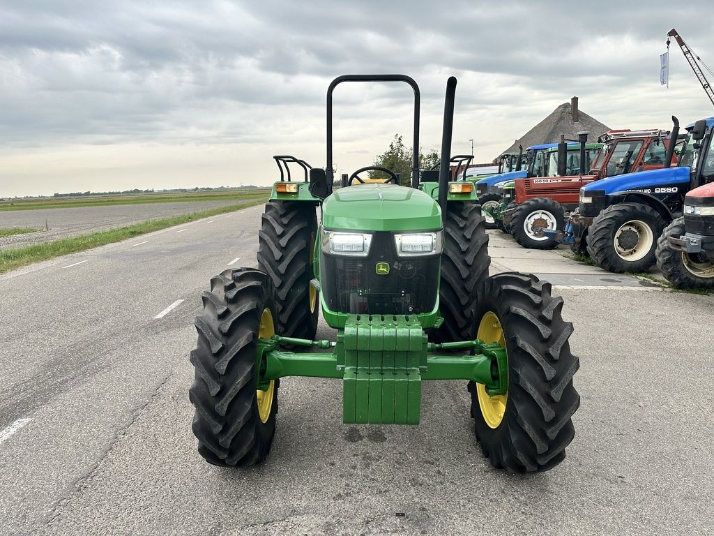 John Deere 5075E